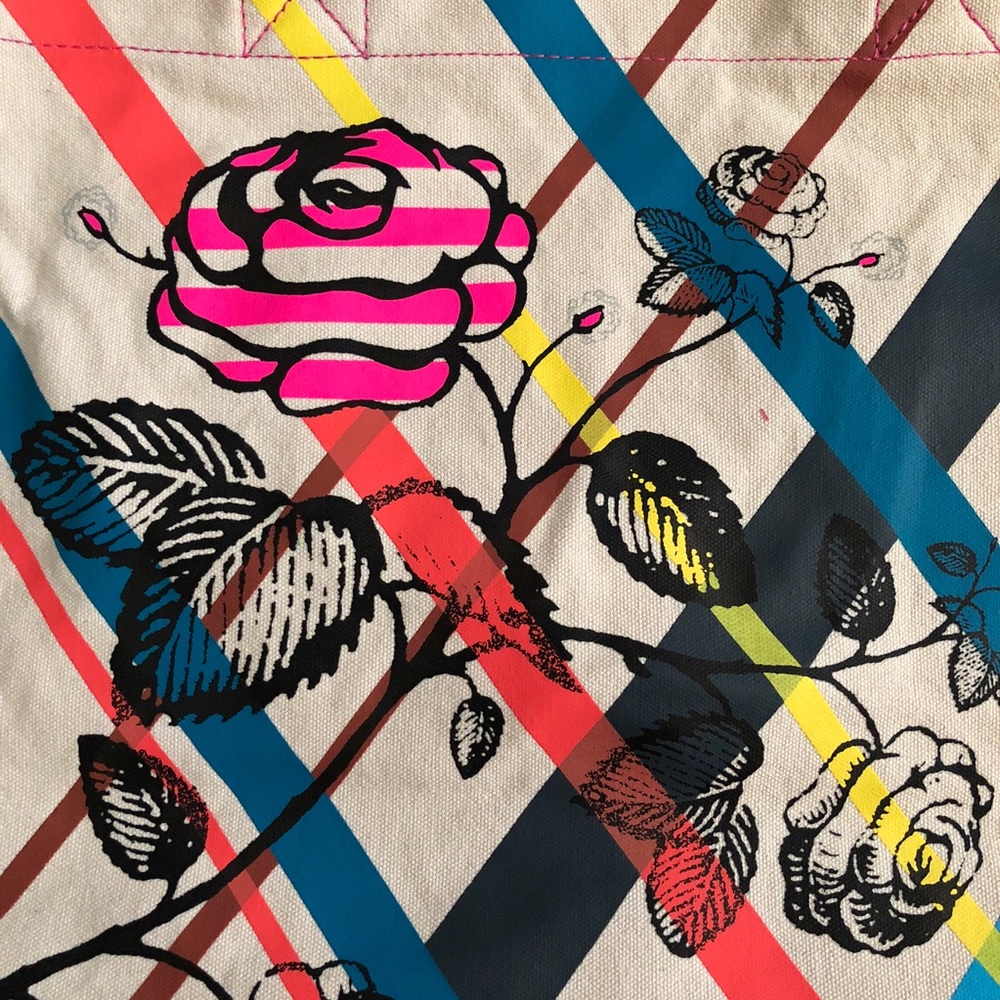 sturdy canvas tote with rose design - Picture 5 of 8
